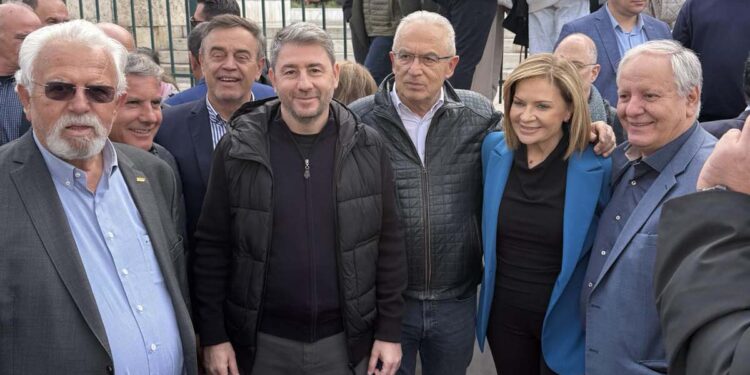 Ο Δήμος Αμφιλοχίας παρών στην πανελλαδική κινητοποίηση της ΚΕΔΕ για τον Κρατικό Προϋπολογισμό (φωτο)