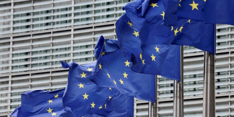 Κομισιόν: Μόνο το 65% των αμυντικών έργων που κατατέθηκαν για χρηματοδότηση από το SAFE αφορά κοινές προμήθειες