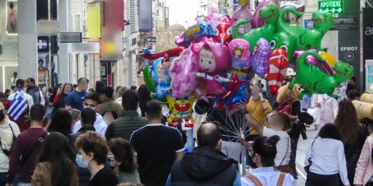 ΕΟΔΥ: Αύξηση της γρίπης και μείωση του κορονοϊού δείχνουν τα τελευταία στοιχεία