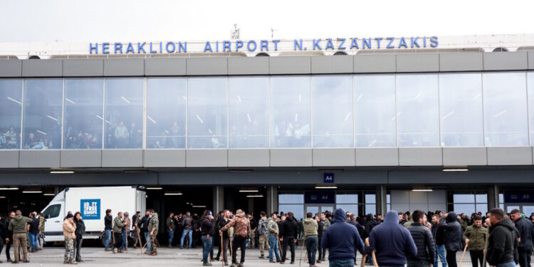 Αγρότες: Ακύρωσαν PET SCAN ασθενών στο ΠΑΓΝΗ λόγω των μπλόκων στο αεροδρόμιο Ηρακλείου – Δεν έγινε η αερομεταφορά του ραδιοφαρμάκου