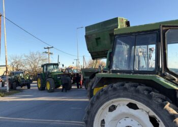 Mπλόκο Νίκαιας: Έκλεισαν και την παλιά εθνική οδό Λάρισας – Βόλου