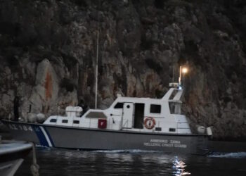 Ναυάγιο ανοικτά της Κρήτης με 18 μετανάστες νεκρούς σε μισοβυθισμένη φουσκωτή λέμβο