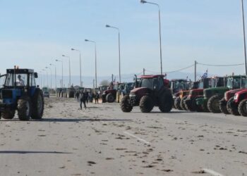 Άνοιξαν το ρεύμα προς Θεσσαλονίκη οι αγρότες του μπλόκου στα διόδια των Μαλγάρων– Κλειστό το ρεύμα προς Αθήνα