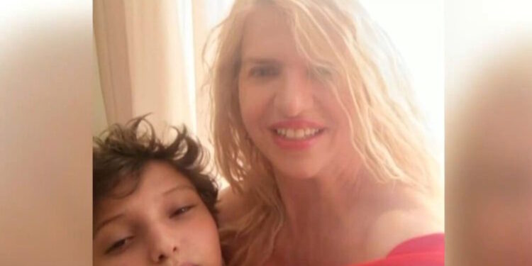 «Ξαφνικά υπάρχει μία καινούργια ζωή» συγκλονίζει η μητέρα του 18χρονου Μάριου που έκανε μεταμόσχευση ήπατος στην Ιταλία