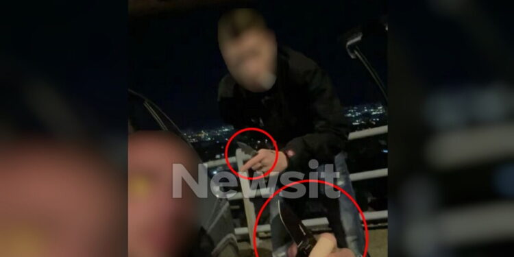 Χολαργός: Παραδόθηκε ο ένας από τους δύο δράστες που επιτέθηκαν με μαχαίρια σε 14χρονο