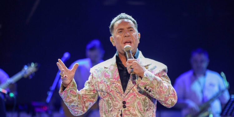 Γιώργος Μαζωνάκης: Στην αντεπίθεση ο επιχειρηματίας που κατηγορεί για εκβίαση ο τραγουδιστής – Με εξώδικο ζητάει οφειλόμενα ποσά και να ανακαλέσει τις καταγγελίες