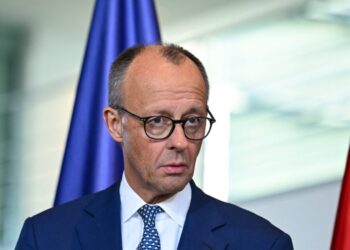 Την επιστροφή ρωσικών κεφαλαίων που είναι παγωμένα στη Γερμανία επιδιώκει ο καγκελάριος Μερτς