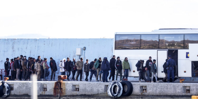 Νέα «κύματα» μεταναστών στην Κρήτη: Διασώθηκαν 95 άτομα σε 3 διαφορετικές επιχειρήσεις