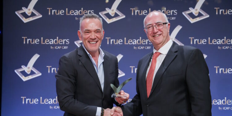 Μπάρμπα Στάθης: Αναδείχθηκε True Leader 2025