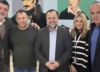 Θύαμος Αμφιλοχίας: «Υιοθετώ και Φωταγωγώ ένα Χριστουγεννιάτικο Δέντρο» από την Περιφέρεια (φωτο)