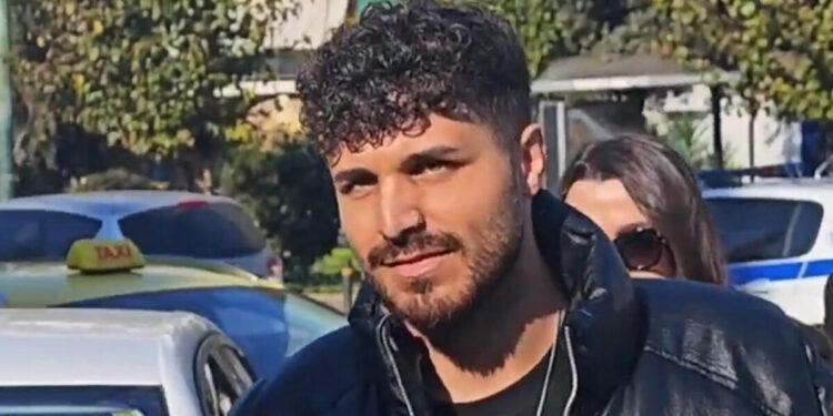 Γιώργος Μαζωνάκης: «Δεν έχω λόγο να πω ψέματα» λέει ο νεαρός που του έκανε μήνυση – «Ο Γιώργος δεν ήθελε να συνεργαστεί μαζί του» υποστηρίζει συνεργάτης του τραγουδιστή