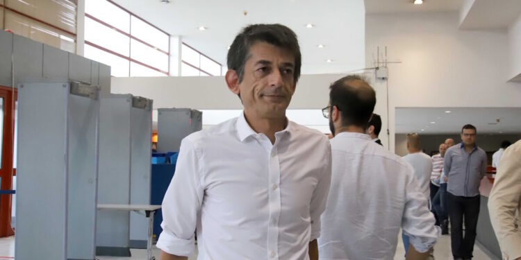 Νίκος Καρανίκας: Στον ΣΥΡΙΖΑ έχουν σκοπό να πάνε με τον Τσίπρα αλλά αυτός δεν τους θέλει μαζί του