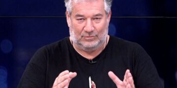 Νίκος Καραχάλιος για Μαρία Καρυστιανού: «Να δώσει αναφορά για το που πήγαν τα λεφτά της συναυλίας»