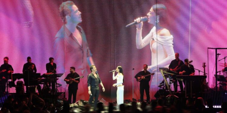 Χριστούγεννα: Sold out στις γιορτές τα μπουζούκια – Έως και 5.000 ευρώ το πρώτο τραπέζι στις μεγάλες πίστες της Αθήνας