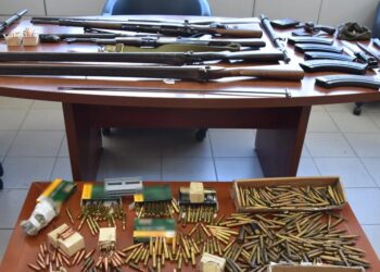 Ηράκλειο: 54χρονος είχε κάνει το σπίτι του οπλοστάσιο – Βρέθηκαν εκατοντάδες φυσίγγια, κάθε είδους όπλα και στρατιωτικός εξοπλισμός