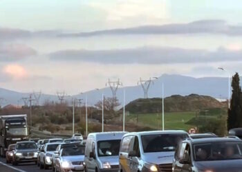 Μπλόκα αγροτών: Διαβουλεύσεις αγροτών και Αστυνομίας να δοθούν επιπλέον λωρίδες για την χριστουγεννιάτικη έξοδο – Εφιάλτης η Αθηνών – Λαμίας