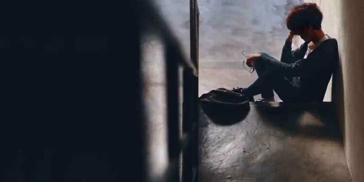 Σοκ στο Μεσολόγγι: 14χρονος ανάγκασε συνομήλικο του να γονατίσει και 15χρονος τραβούσε βίντεο