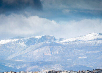 Καιρός Πρωτοχρονιάς: Εισβολή ψύχους από το πρωί της Τετάρτης – Ο χάρτης της χιονόπτωσης στην Αττική
