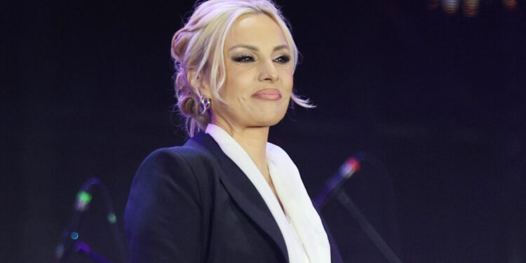 Πρεμιέρα απόψε για το ΔΕΗ Xmas West Park στο Μητροπολιτικό Πάρκο Τρίτση, με την Πέγκυ Ζήνα και τον Αναστάσιο Ράμμο