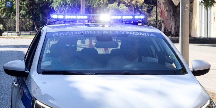 Τροχαίο στην άνοδο του Κηφισού στο ύψος της Κηφισιάς: Κλειστές όλες οι λωρίδες από σύγκρουση φορτηγού με αυτοκίνητο