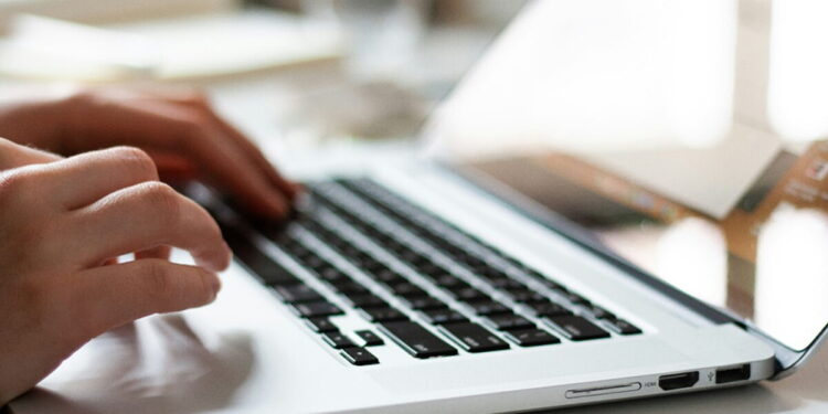 Laptop Buying Guide 2025: Φοιτητής, gamer ή επαγγελματίας;