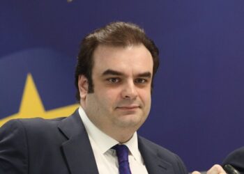 Handelsblatt: Ο Κυριάκος Πιερρακάκης έχει καλές πιθανότητες να ηγηθεί του Eurogroup