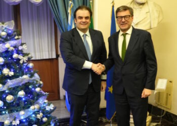 Συνάντηση Πιερρακάκη με τον Ιταλό ΥΠΟΙΚ Giancarlo Giorgetti στη Ρώμη