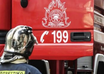 Διακοπή κυκλοφορίας στη Λεωφόρο Αλεξάνδρας – Αυτοκίνητο τυλίχθηκε στις φλόγες