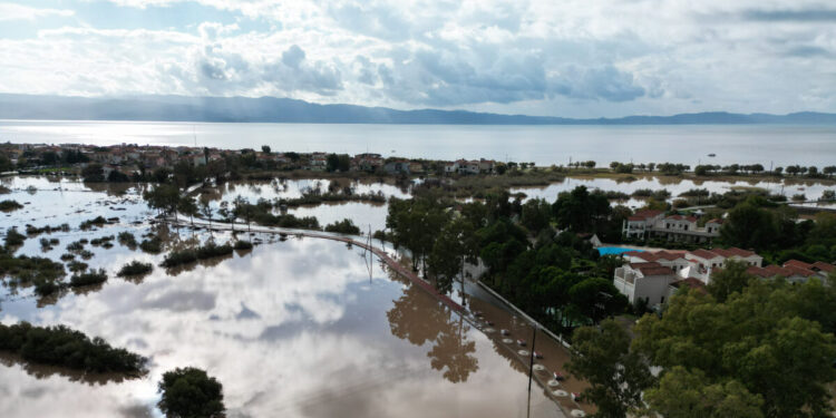 Κακοκαιρία Byron: «Πνίγηκε» το Νεοχώρι Χαλκιδικής, έπεσαν 265 χιλιοστά βροχής – Ποιες περιοχές δέχθηκαν πάνω από 200mm
