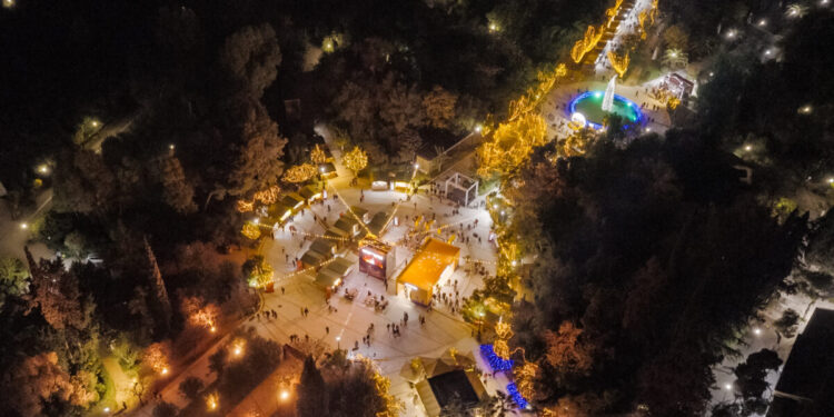 Το Protergia Χριστουγεννιάτικο χωριό που έγινε σημείο συνάντησης για όλη την πόλη επιστρέφει