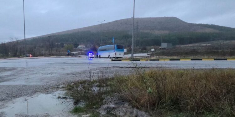 Πτολεμαΐδα: «Ευτυχώς που ένας επιβάτης έπιασε το τιμόνι και δεν είχαμε χειρότερα» λέει ο ιδιοκτήτης του λεωφορείου για τον οδηγό που πέθανε