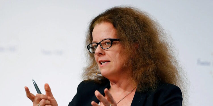 ΕΚΤ: Αύξηση επιτοκίων προβλέπεται από την Ιζαμπέλ Σνάμπελ και τους οικονομολόγους