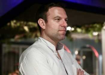 Ο Κασσελάκης απαντά στη Μάλαμα: «Δεν πιστεύω στις πιέσεις, στα τελεσίγραφα και στις αποχωρήσεις ως τρόπο επίλυσης των διαφορών»