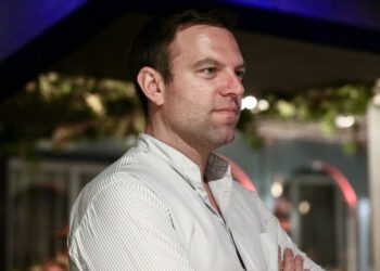 Ο Στέφανος Κασσελάκης συγκαλεί  έκτακτο συνέδριο για την τύχη του Κινήματος Δημοκρατίας – Στον «αέρα» το κόμμα