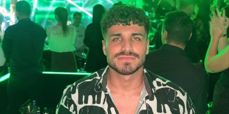 Γιώργος Μαζωνάκης: Απολύθηκε ο Στέφανος Παπαδόπουλος, που του έκανε μήνυση, από το νυχτερινό κέντρο που εργαζόταν