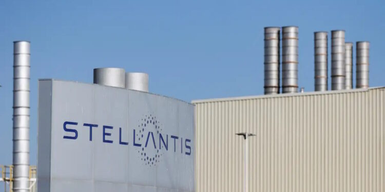Stellantis μεταφέρει παραγωγή στις ΗΠΑ – Κλιμακώνεται η διαμάχη με τον Καναδά