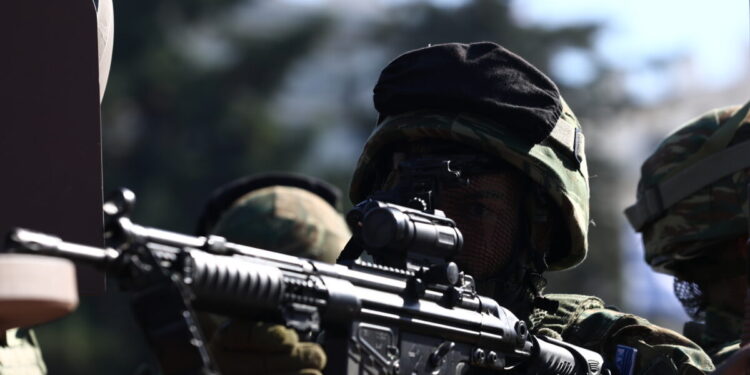 Κομισιόν: «Δεν απορρίψαμε τα εξοπλιστικά προγράμματα της Ελλάδας στο SAFE – Ζητήσαμε διευκρινίσεις»