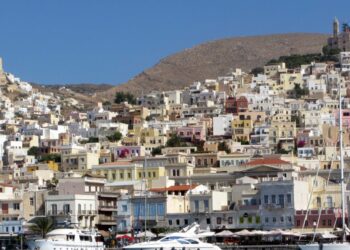 Επιστροφή δύο ενοικίων σε εργαζόμενους στην επαρχία και επιδοτήσεις ανακαινίσεων κατοικιών έως 90%: Τι σημαίνουν τα νέα μέτρα για τους πολίτες