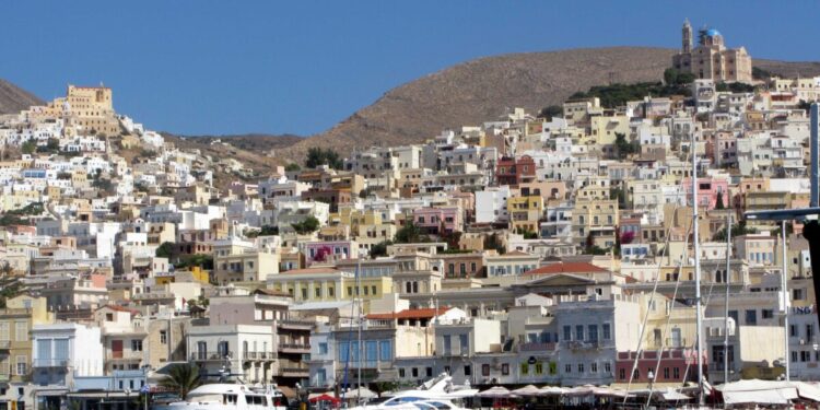 Επιστροφή δύο ενοικίων σε εργαζόμενους στην επαρχία και επιδοτήσεις ανακαινίσεων κατοικιών έως 90%: Τι σημαίνουν τα νέα μέτρα για τους πολίτες