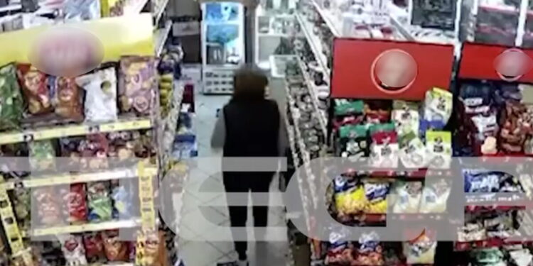 Θάσος: Βίντεο ντοκουμέντο από την στιγμή που 50χρονη αναζητά καταφύγιο πριν την αιματηρή επίθεση από τον πρώην της