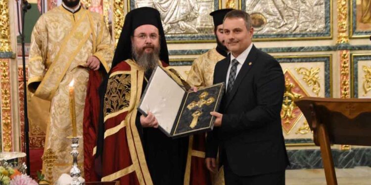 Μεσολόγγι: Συγκίνηση και λαμπρότητα στα Θυρανοίξια του Ιερού Μητροπολιτικού Ναού Αγίου Σπυρίδωνος (φωτο)