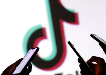 Πατήσια: Έκλειναν ραντεβού με άνδρες μέσω Tiktok υποδυόμενοι τη γυναίκα και τους «ξάφριζαν» – Μια σύλληψη