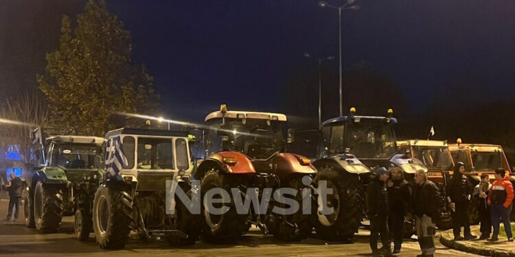 Οι αγρότες έφτασαν στο τελωνείο Προμαχώνα με τα τρακτέρ τους – Δεν σκοπεύουν να στήσουν μπλόκο