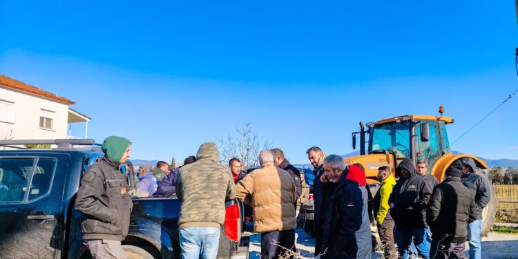 Αγρότες σε ρήξη «έσπασαν» το μπλόκο στα Πράσινα Φανάρια – Νέα κινητοποίηση με τρακτέρ στην Τρίγλια Χαλκιδικής