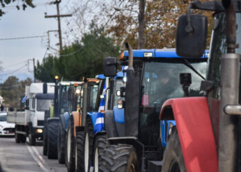 Μπλόκα αγροτών: Κλείνουν στα Μάλγαρα και το ρεύμα προς Θεσσαλονίκη, συνεχίζονται οι κινητοποιήσεις