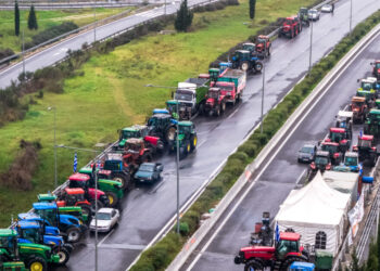 Χριστούγεννα στα μπλόκα θα κάνουν οι αγρότες: Παραμερίζουν τα τρακτέρ για τους ταξιδιώτες – Θέμα ασφάλειας από την αστυνομία