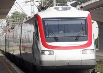 Ακινητοποιήθηκε τρένο στο Λιανοκλάδι – Ταλαιπωρία για εκατοντάδες επιβάτες