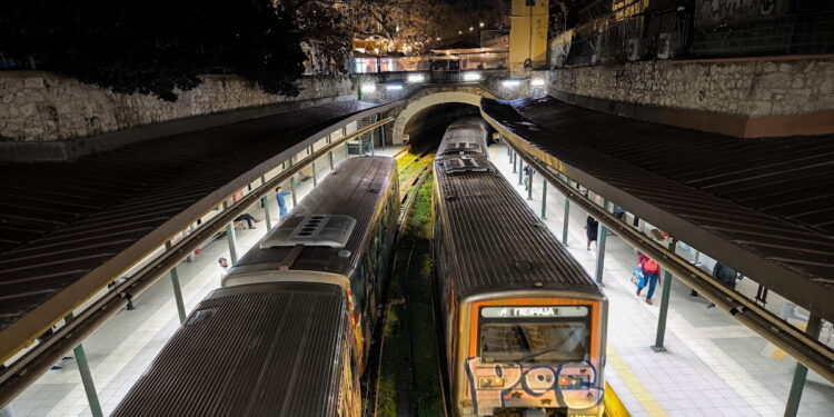 Κάτω Πατήσια: Ένα άτομο έκανε απόπειρα αυτοκτονίας πέφτοντας στις ράγες του Ηλεκτρικού – Έκτακτες ρυθμίσεις στην κυκλοφορία των τρένων