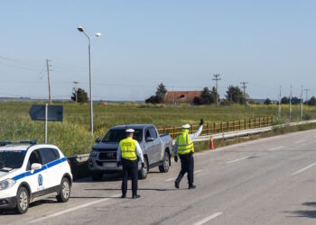 Θεσσαλονίκη: Συνελήφθησαν αστυνομικοί για κλήσεις που δεν έκοβαν – Κατηγορούνται για «φακελάκια» 120.000 ευρώ