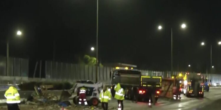 Κηφισός: 2 τραυματίες από σύγκρουση φορτηγού με αυτοκίνητο στο ύψος της Καλυφτάκη – Μεγάλες καθυστερήσεις